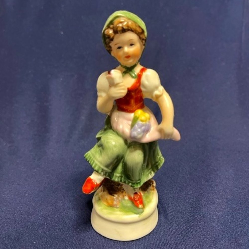 VTG Country Girl w/Apron Flowers Figurine Statue Porcelain Hand Painted 5.25"